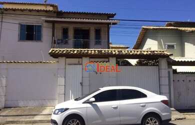 Imagem: A casa possui 4 Dormitórios, 2 Banheiros, 2 Vagas na garagem