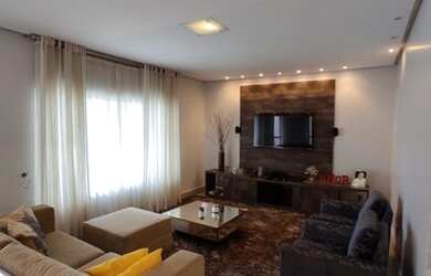 Imagem: A casa em condomínio possui 3 Dormitórios, 5 Banheiros, 800m²