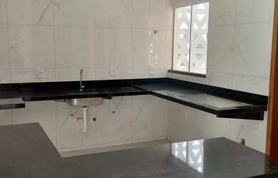 Imagem: A casa em condomínio possui 3 Dormitórios, 3 Banheiros, 2