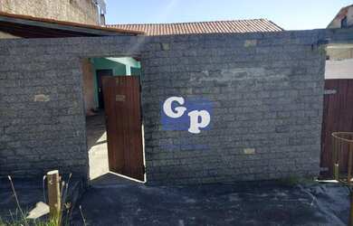 Imagem: A casa possui 2 Dormitórios, 2 Banheiros, 1 Vaga na garagem