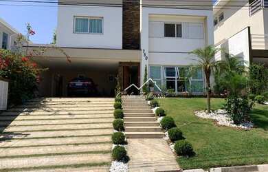 Imagem: A casa em condomínio possui 5 Dormitórios, 5 Banheiros, 4