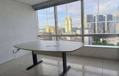 Imagem: O depósito possui 1 Vaga na garagem e 33m² de Área e está