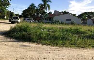 Imagem: O terreno possui 330m² de Área e está localizado em Laranjal