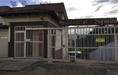 Imagem: O apartamento possui 2 Dormitórios, 1 Banheiro, 2 Vagas na