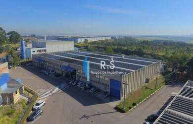 Imagem: O depósito possui 4 Vagas na garagem, 680m² de Área e está