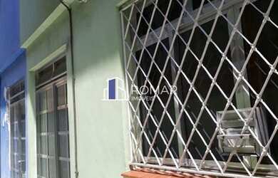 Imagem: A casa possui 2 Dormitórios, 2 Banheiros, 1 Vaga na garagem