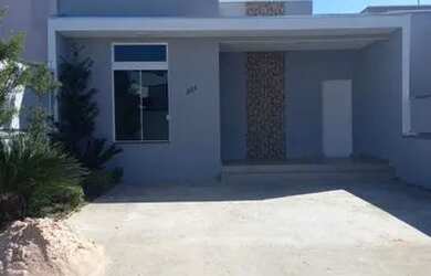 Imagem: A casa em condomínio possui 3 Dormitórios, 2 Banheiros, 2