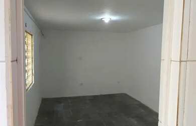 Imagem 6: Aluga se uma casa. 1 Banheiroe1 Dormitório