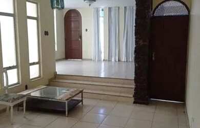 Imagem: A casa possui 3 Dormitórios, 2 Banheiros, 2 Vagas na garagem