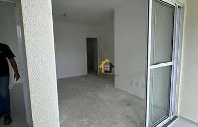 Imagem: O apartamento possui 2 Dormitórios, 2 Banheiros, 2 Vagas na