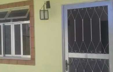 Imagem: A casa possui 2 Dormitórios, 1 Banheiro e está localizado