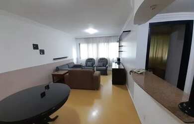 Imagem: O apartamento possui 1 Dormitório, 1 Banheiro, 1 Vaga na garagem