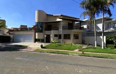 Imagem: A casa em condomínio possui 5 Dormitórios, 5 Banheiros, 5