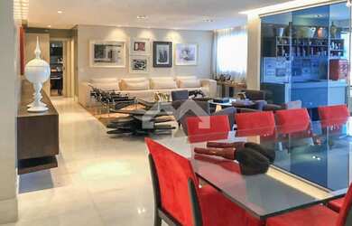 Imagem: O apartamento possui 4 Dormitórios, 5 Banheiros, 5 Vagas na