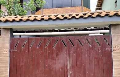 Imagem: A casa possui 2 Dormitórios, 2 Banheiros, 1 Vaga na garagem