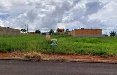 Imagem: O terreno possui 260m² de Área e está localizado em Loteamento