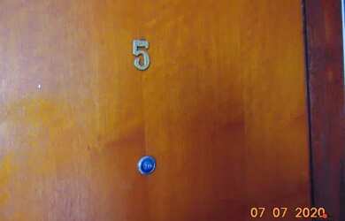 Imagem: O apartamento possui 1 Dormitório, 1 Banheiro, 100m² de Área