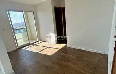 Imagem: O apartamento possui 2 Dormitórios, 1 Banheiro, 2 Vagas na