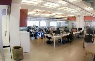 Imagem: O depósito possui 4 Vagas na garagem e 671m² de Área e está