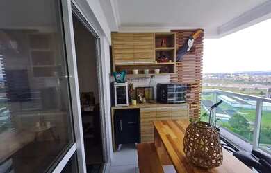 Imagem: O apartamento possui 4 Dormitórios, 2 Banheiros, 3 Vagas na