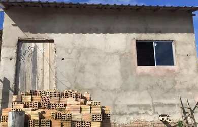 Imagem: A casa possui 2 Dormitórios, 2 Banheiros, 1 Vaga na garagem