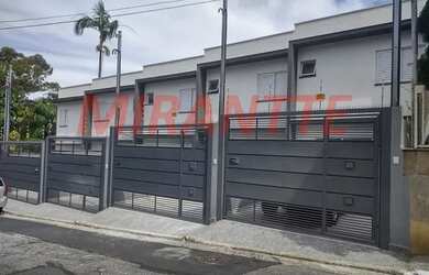 Imagem: A casa possui 2 Dormitórios, 3 Banheiros, 1 Vaga na garagem