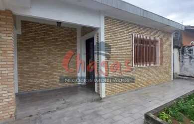 Imagem: A casa possui 3 Dormitórios, 3 Banheiros, 150m² de Área e