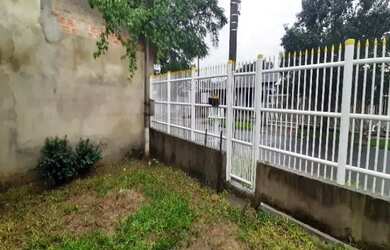 Imagem: A casa possui 2 Dormitórios, 1 Banheiro, 1 Vaga na garagem