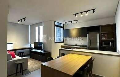 Imagem: O apartamento possui 1 Dormitório, 1 Banheiro, 1 Vaga na garagem