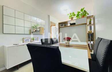 Imagem: O apartamentoe possui 2 Dormitórios, 1 Banheiro, 1 Vaga na