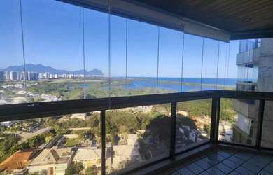 Imagem: O apartamento possui 4 Dormitórios, 4 Banheiros, 3 Vagas na