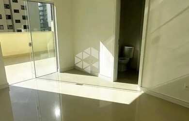 Imagem 11: Apartamento diferenciado na Meia Praia em Itapema com 3 suítes e 3 vagas...