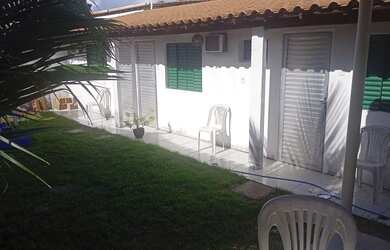 Imagem: A casa possui 5 Dormitórios, 5 Banheiros, 3 Vagas na garagem