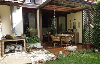 Imagem: A casa em condomínio possui 3 Dormitórios, 2 Banheiros, 2