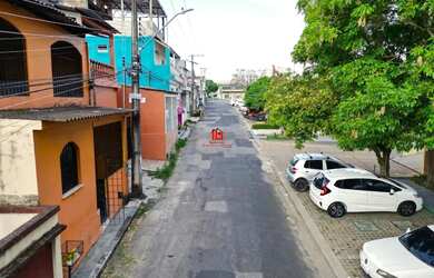 Imagem 2: Casa no Eldorado, Casa no Pq10, com 2 frentes, proximo da Praça do Carangueijo, 2 Qts