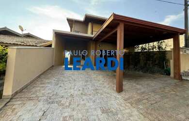 Imagem: A casa em condomínio possui 3 Dormitórios, 4 Banheiros, 3