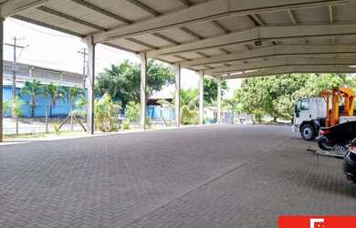 Imagem: O depósito possui 885m² de Área e está localizado em Centro