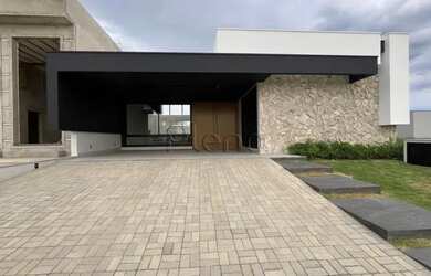 Imagem: A casa em condomínio possui 3 Dormitórios, 5 Banheiros, 4