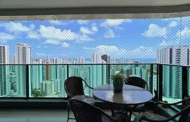 Imagem: O apartamento possui 3 Dormitórios, 3 Banheiros, 2 Vagas na