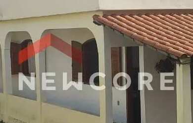 Imagem: A casa possui 3 Dormitórios, 1 Banheiro, 5 Vagas na garagem