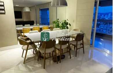 Imagem: O apartamento possui 3 Dormitórios, 5 Banheiros, 4 Vagas na