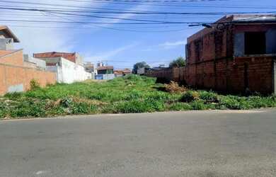 Imagem: O terreno possui 250m² de Área e está localizado em Vila