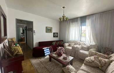 Imagem: O apartamento possui 3 Dormitórios, 1 Banheiro, 1 Vaga na garagem