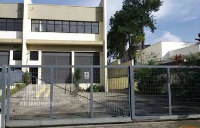 Imagem: O depósito possui 2 Vagas na garagem, 903m² de Área e está