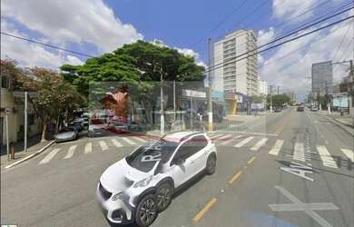 Imagem: O depósito possui 4 Vagas na garagem e 750m² de Área e está