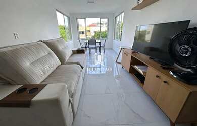 Imagem: O apartamento possui 3 Dormitórios, 1 Banheiro, 1 Vaga na garagem