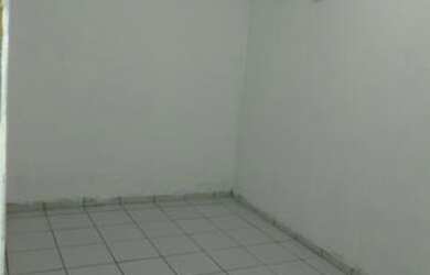 Imagem: A casa possui 2 Dormitórios, 1 Banheiro e está localizado