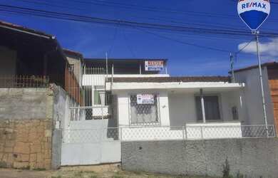 Imagem: A casa possui 3 Dormitórios, 1 Banheiro, 62m² de Área e