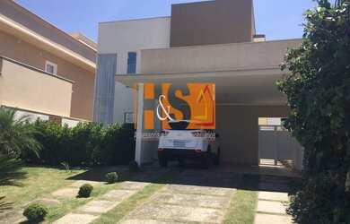 Imagem: A casa em condomínio possui 4 Dormitórios, 5 Banheiros, 4