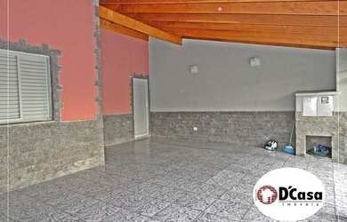 Imagem: A casa possui 3 Dormitórios, 2 Banheiros, 2 Vagas na garagem